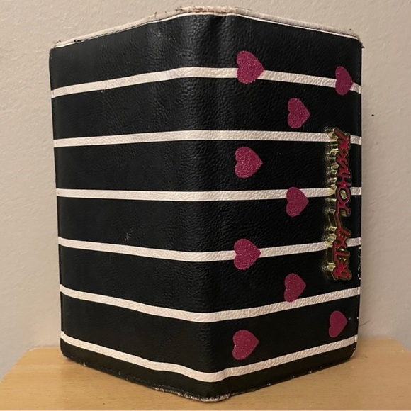 Vintage Betsey Johnson Black & White Stripe Pink Glitter Heart Fold-Over Wallet - Picture 9 of 16